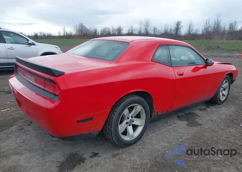 2014 Dodge Challenger Sxt z USA, uszkodzony, nr VIN 2C3CDYAG5EH126745